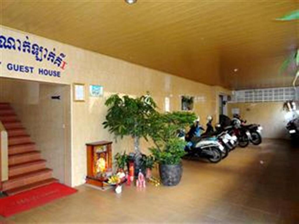 Lucky 1 Guesthouse Phnom Penh Exteriör bild