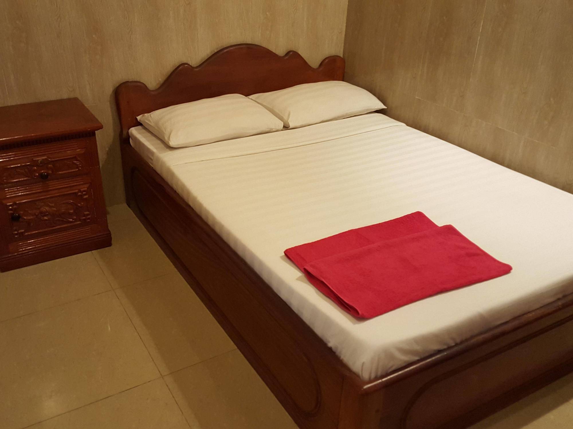 Lucky 1 Guesthouse Phnom Penh Exteriör bild