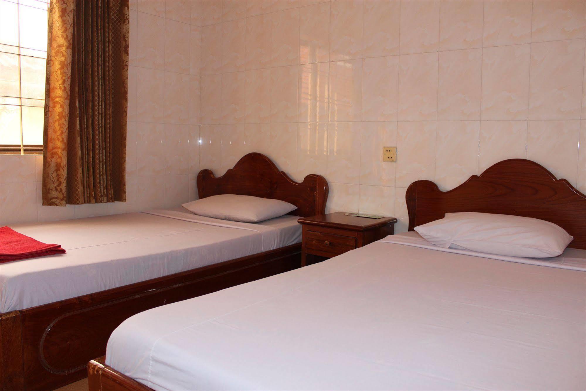 Lucky 1 Guesthouse Phnom Penh Exteriör bild