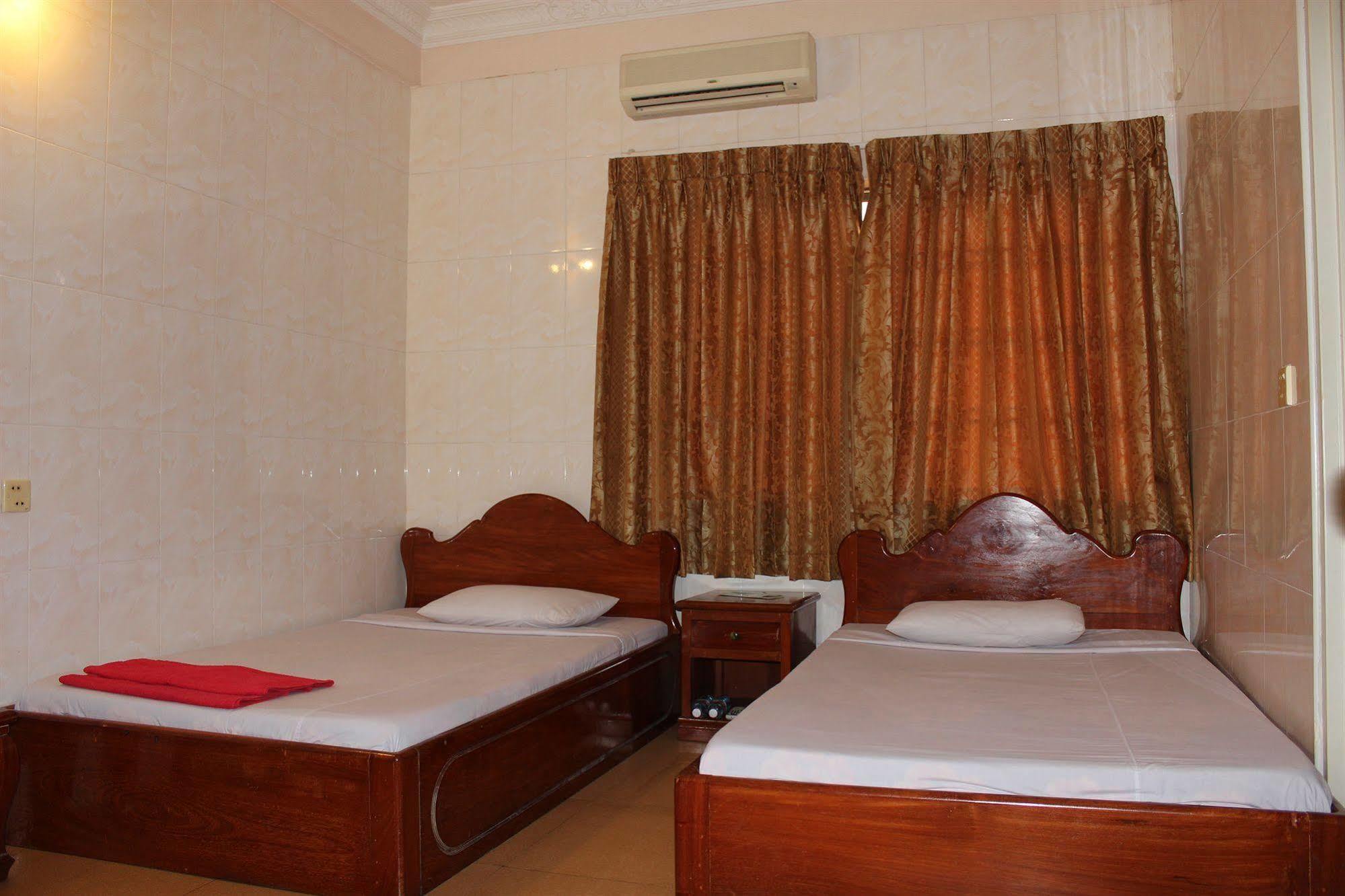 Lucky 1 Guesthouse Phnom Penh Exteriör bild