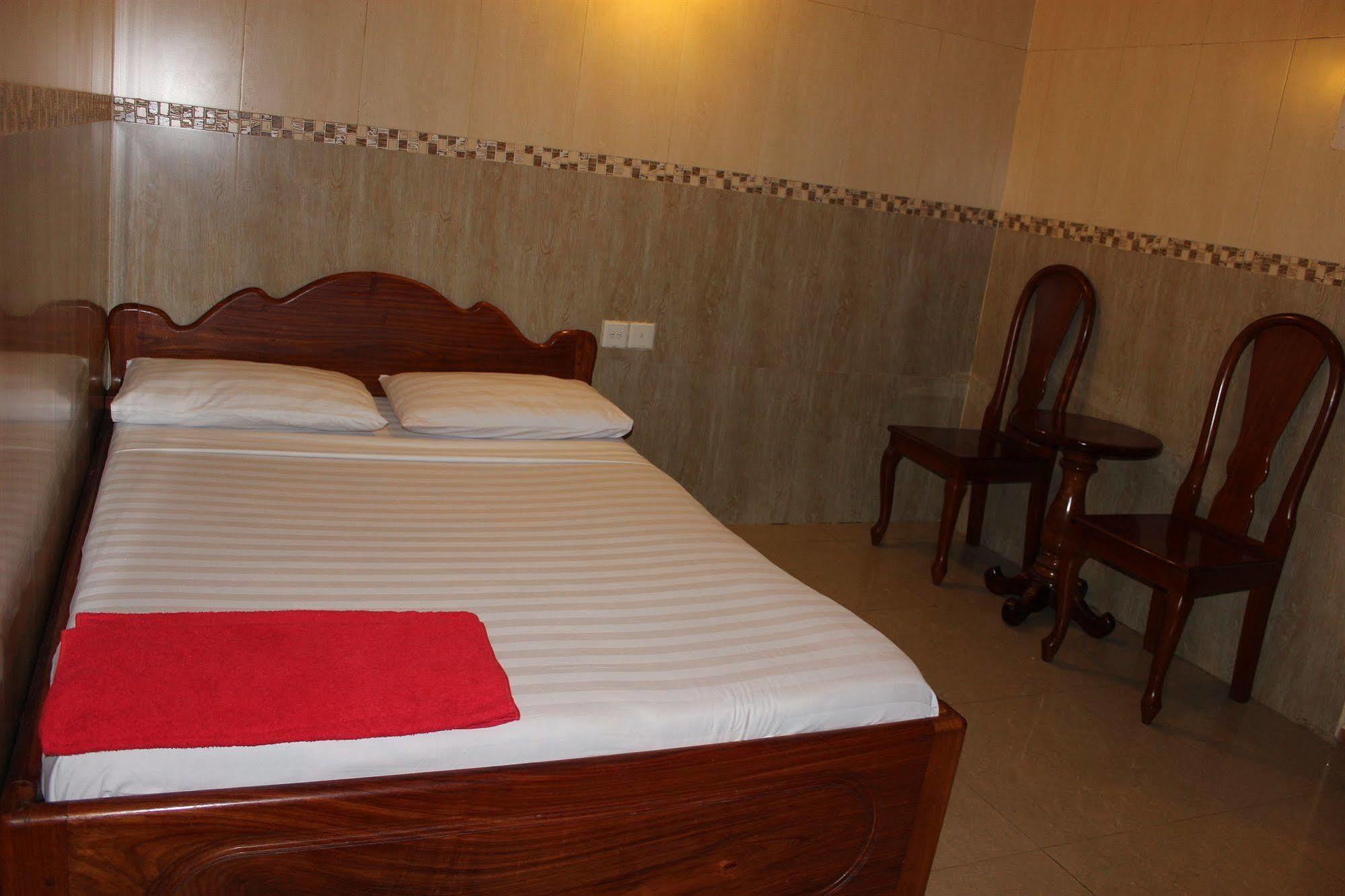 Lucky 1 Guesthouse Phnom Penh Exteriör bild