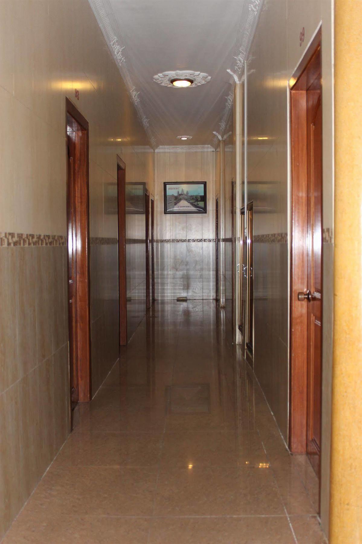 Lucky 1 Guesthouse Phnom Penh Exteriör bild